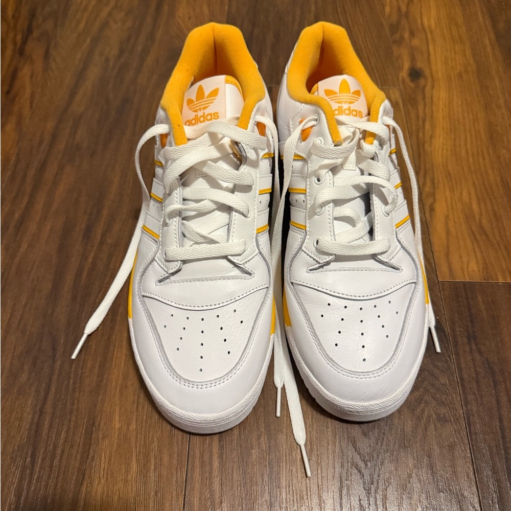 Adidas Rivalry Low in White and Yellow ( Brand New)